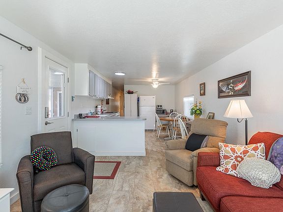 5th image of 660 W Princess Ln