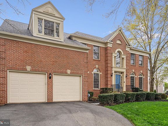 2nd image of 8000 Hollington Pl