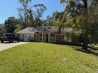 1 Briaroak Cir, Lumberton, TX 77657