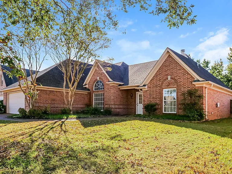 5041 Thornebrook Cv — Photo 3