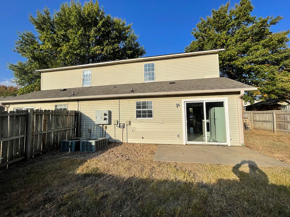 fenced backyard, around 1000sqft