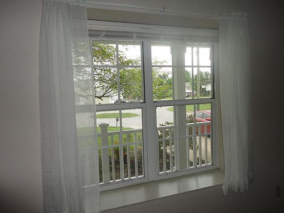 5th image of 11 Greystone Ct