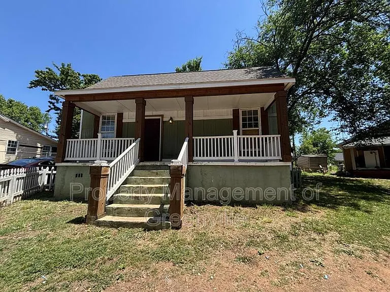 135 D St — Photo 1