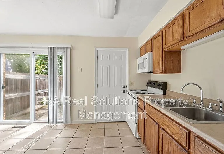 1136 McCarley Dr E — Photo 19