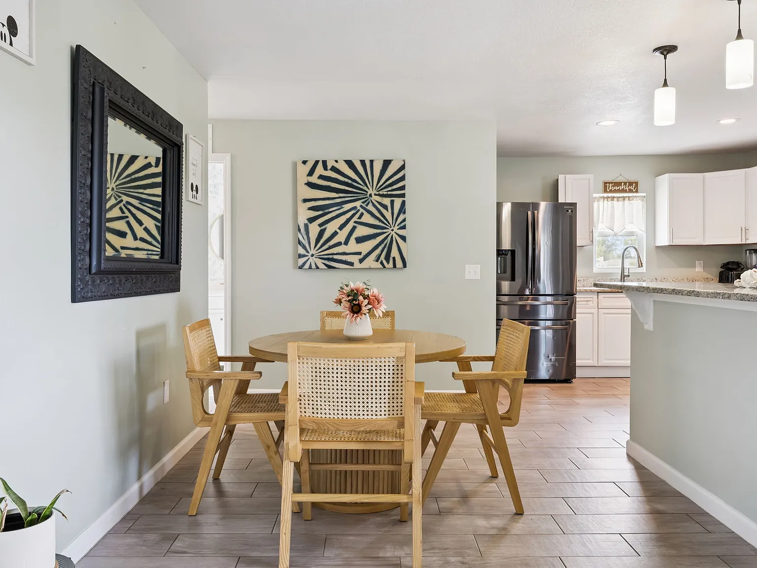 3 bed, 1224 sqft, $1,999 — Photo 4