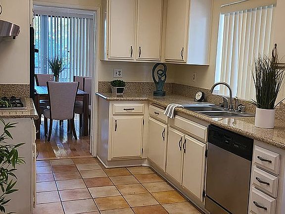 3rd image of 4542 Coldwater Canyon Ave APT 2