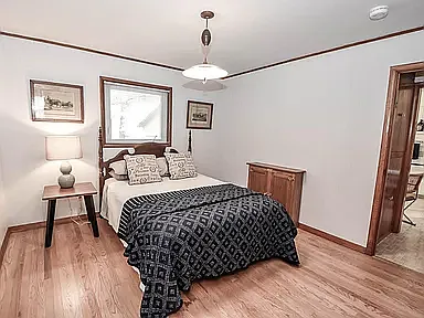 921 S Eastside Dr — Photo 4