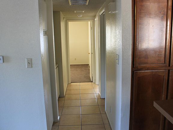 5th image of 326 N San Antonio Ave