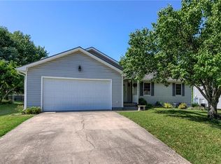 413 W Sunrise Dr, Belton, MO 64012
