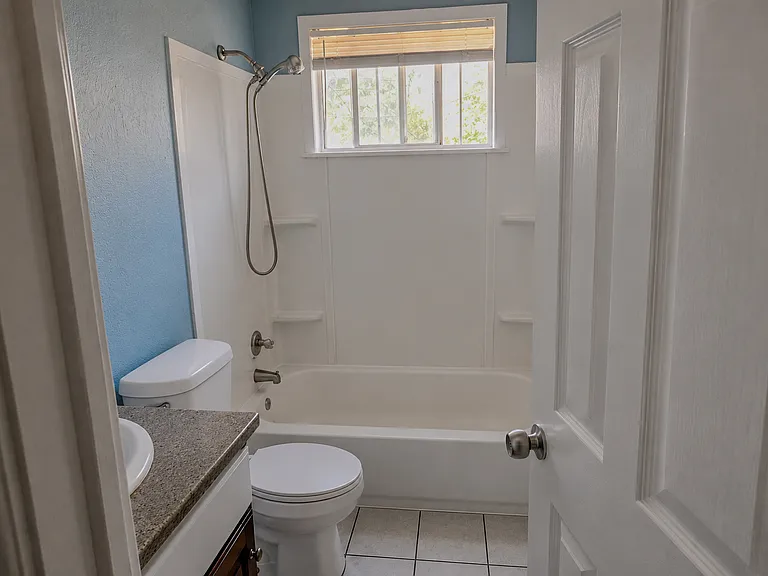 3380 Shady Oaks St #B — Photo 7