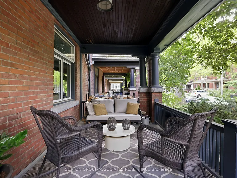 33 Albany Ave — Photo 3