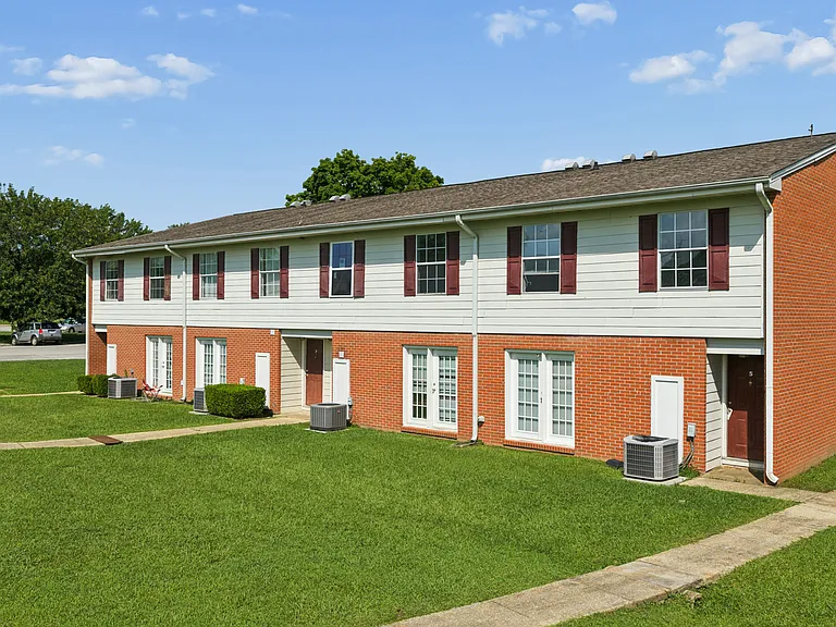 Parkway Place Apartments — Photo 7