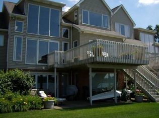 1423 Harbor Dr NW, Canton, OH 44708