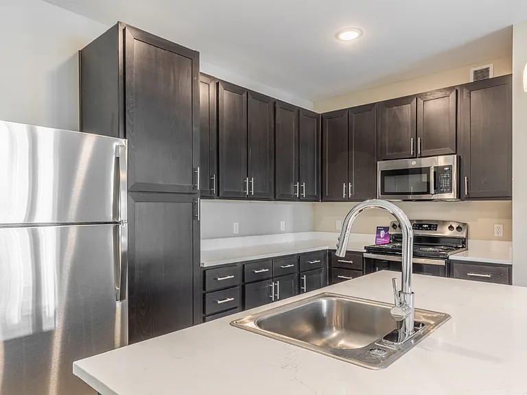 Fox Ridge Apartments — Photo 3