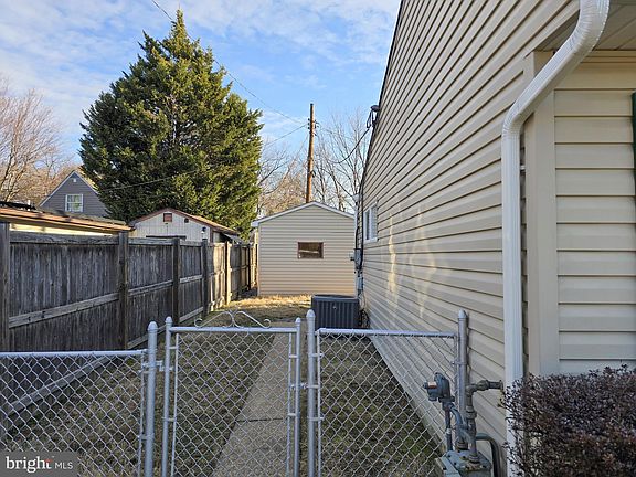 2nd image of 135 N Meadow Dr
