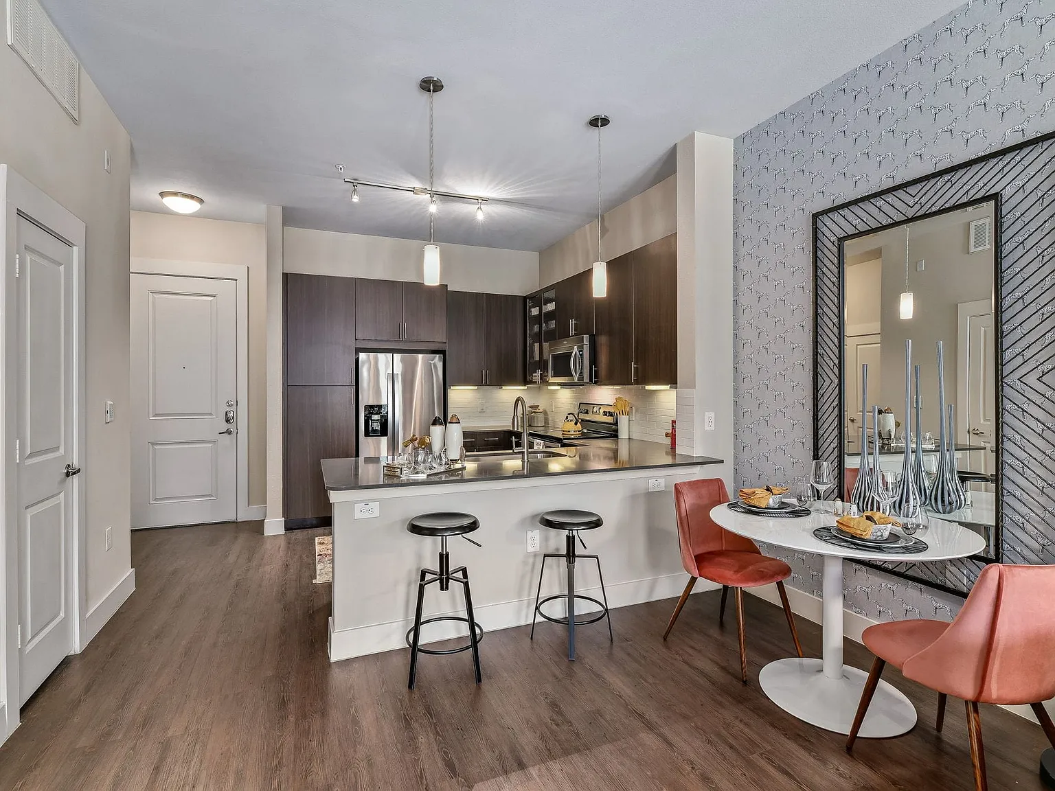 The Fairmount at Oak Lawn — Photo 4