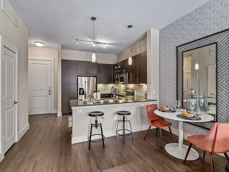 The Fairmount at Oak Lawn — Photo 4