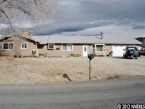 2210 Wildflower Dr photo 1