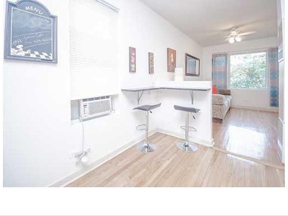 3rd image of 2811 S Hillock Ave #2FL