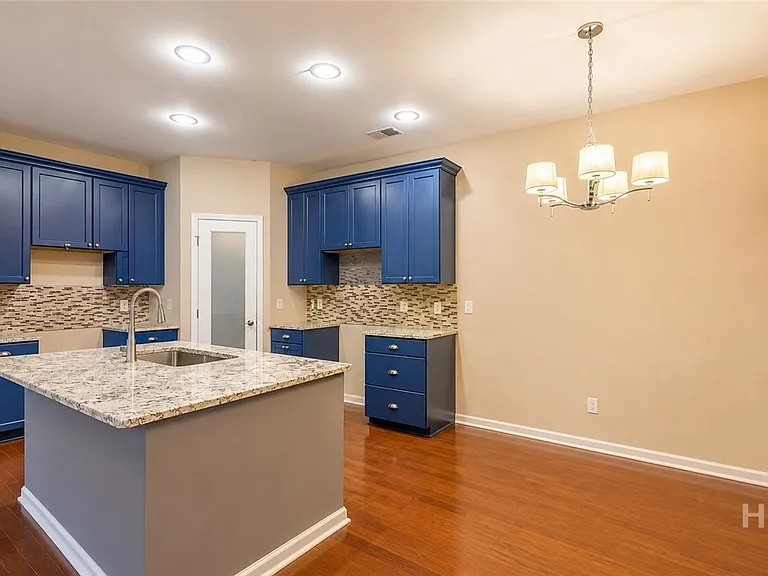 146 Chapel Lk S — Photo 5