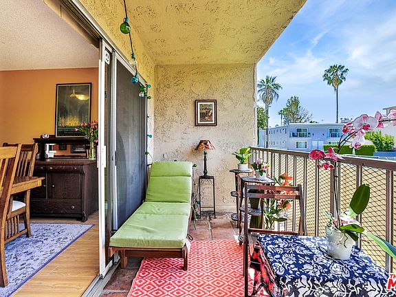 2nd image of 1021 N Crescent Heights Blvd APT 104