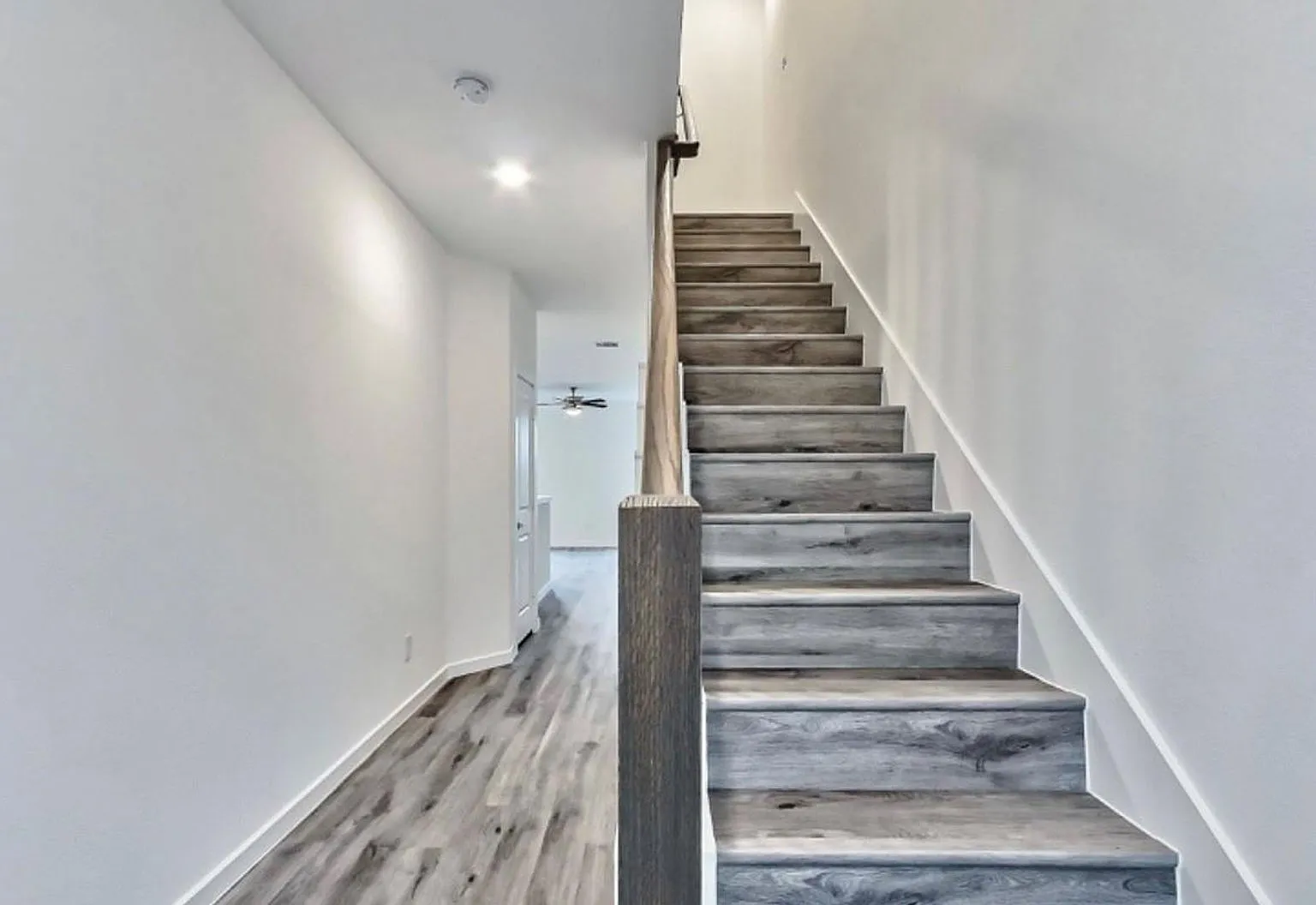 3 bed, 2.5 bath, 1681 sqft, $1,899 — Photo 4