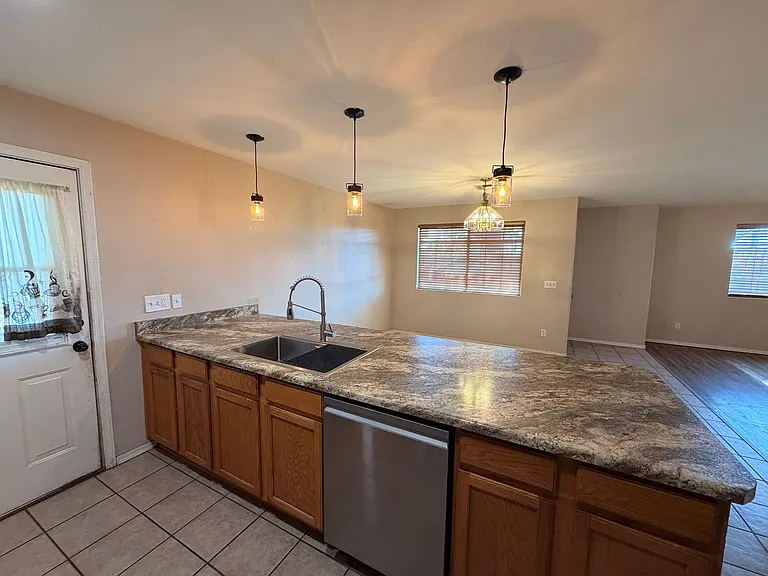 1041 S Matilda St — Photo 11