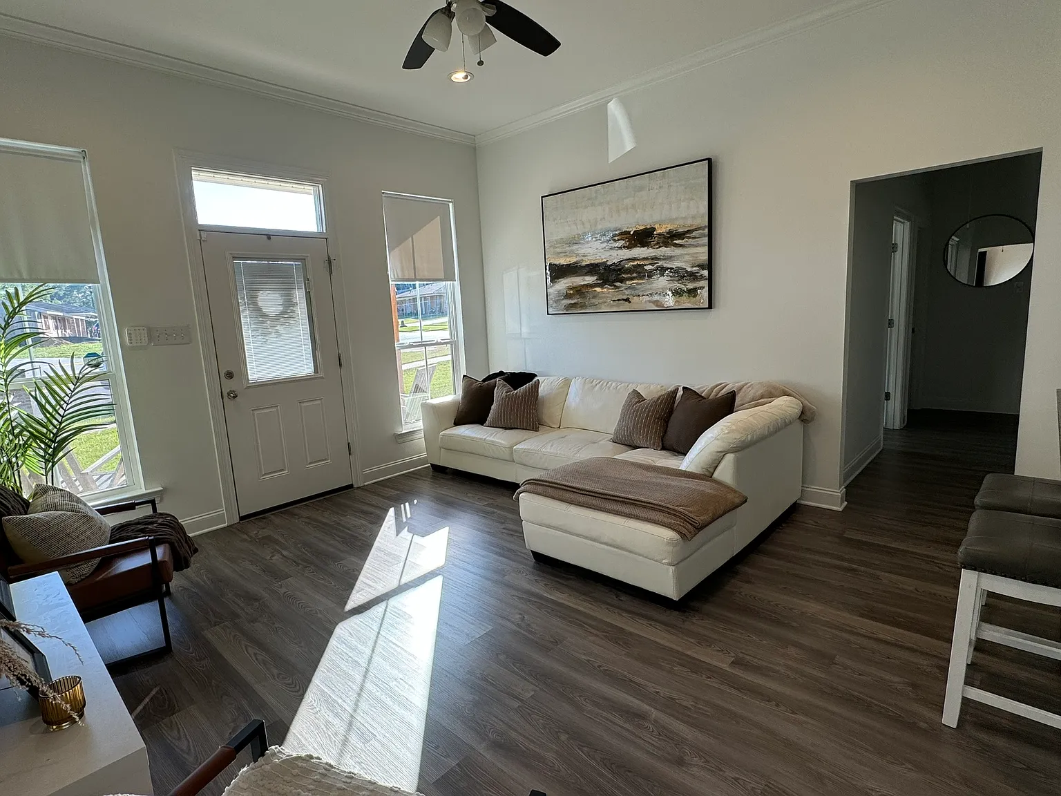 3 bed, 1250 sqft, $2,200 — Photo 4