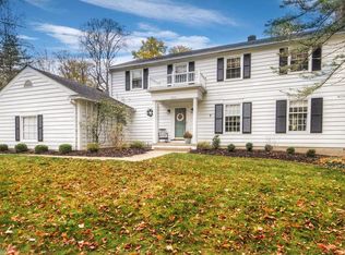 2399 Cambridge Dr, Hudson, OH