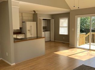 114 Brookview Cir #B, Greenville, SC 29605