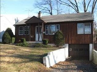 6 Valley Brook Dr, Middlesex, NJ 08846