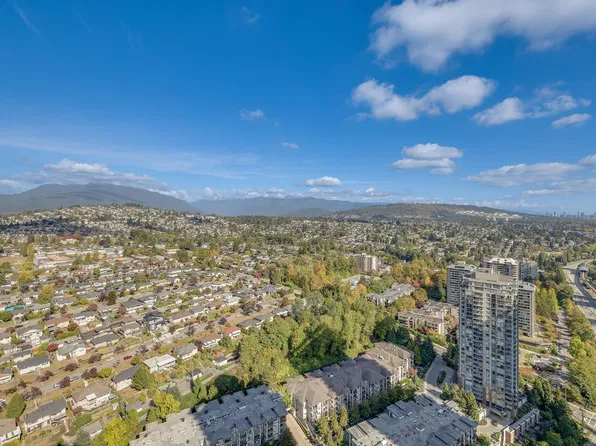 4720 Lougheed Hwy #4205, Burnaby, BC V5C 0M8