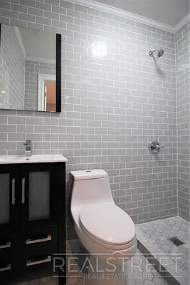 Rented by Real Street Inc | media 6