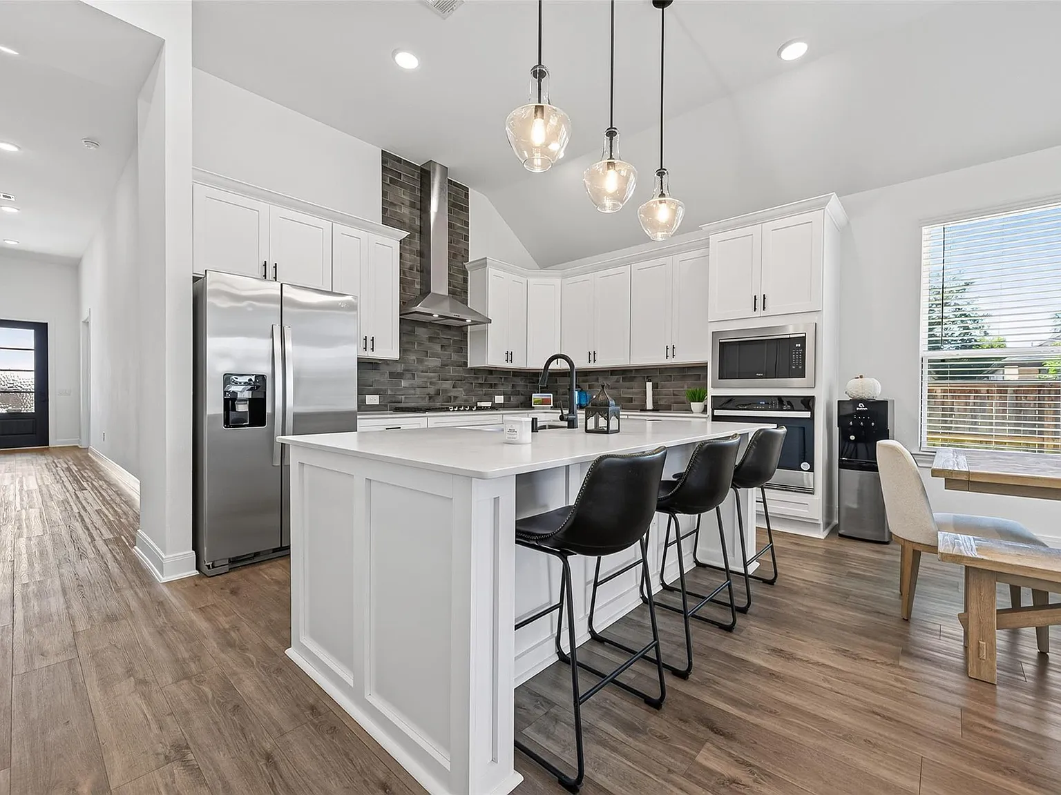 4 bed, 3.0 bath, 2503 sqft, $3,390 — Photo 2