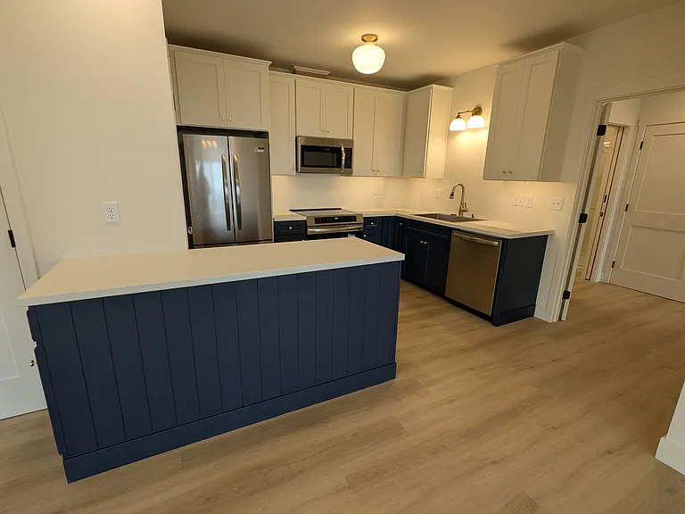 280 Cleveland St #280 — Photo 9