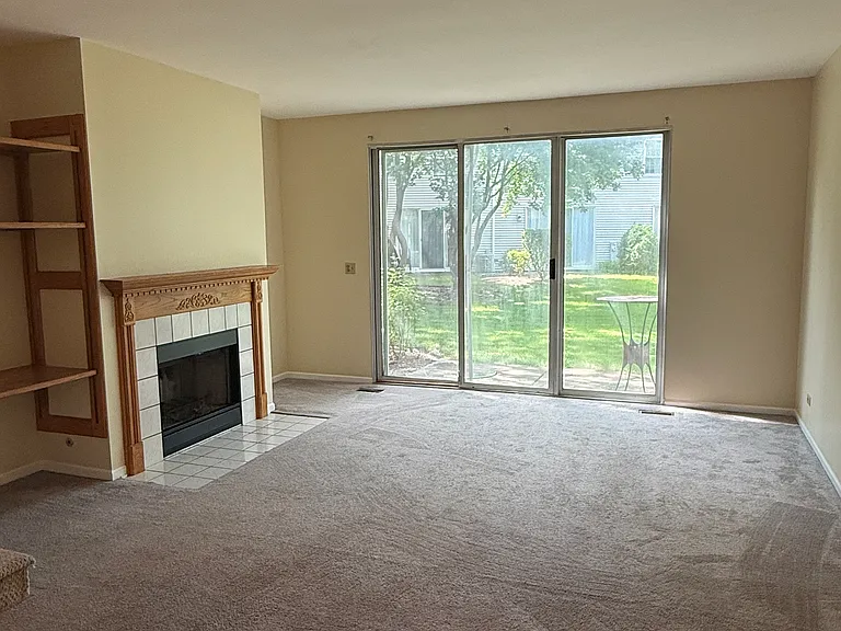 292 Hunterdon Ct #A — Photo 3