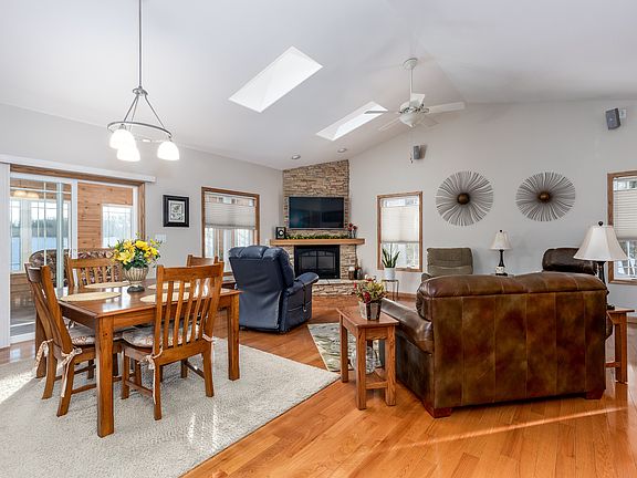 4th image of 2547 Reynolds Manor Dr