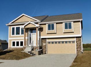 5230 Hardings Landing Rd, Council Bluffs, IA 51501