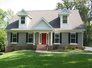 921 Ladder Trl, Signal Mountain, TN 37377