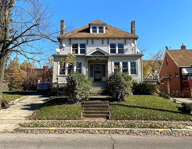 1st image of 803 Thornhill Dr