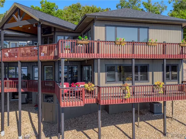 6 Cardinal Cir, Lake Ozark, MO 65049