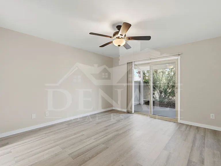 10602 E Elmhurst Dr — Photo 17