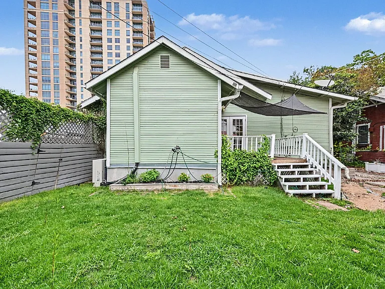 130 Groveland Pl — Photo 19