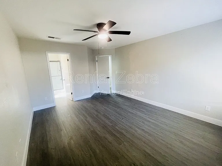 423 El Portal Ct — Photo 5