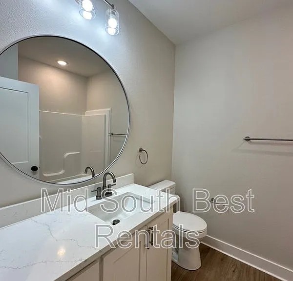 209 N Madison St — Photo 4