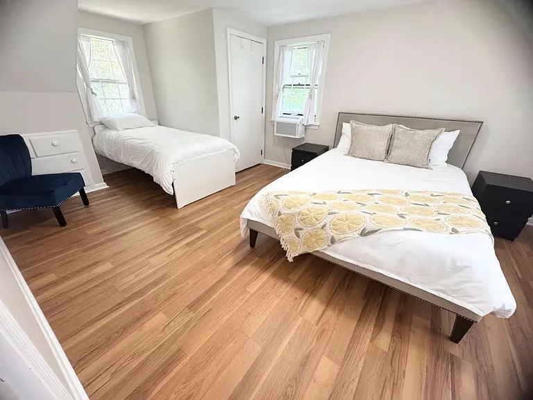 8 Terry Ave — Photo 13