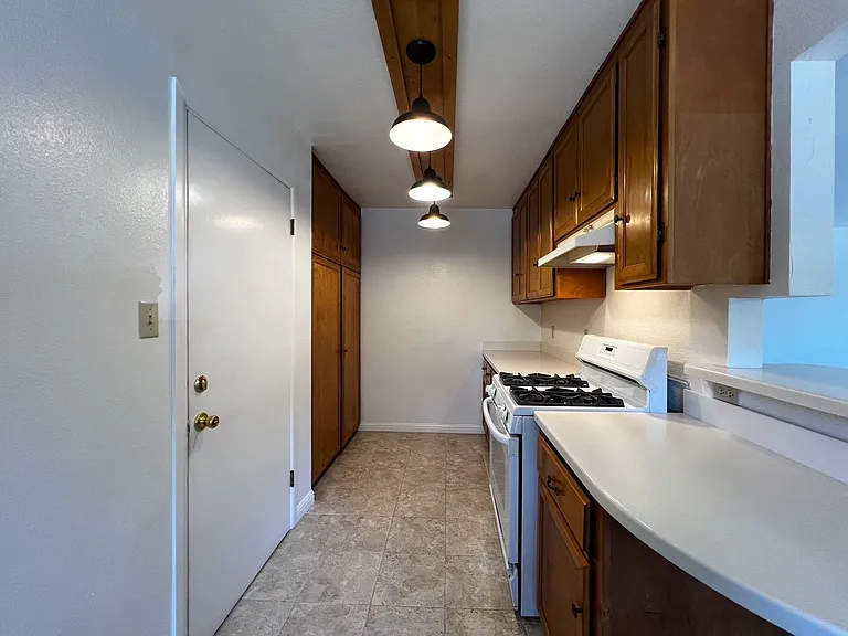 10 Linnell Ave — Photo 13