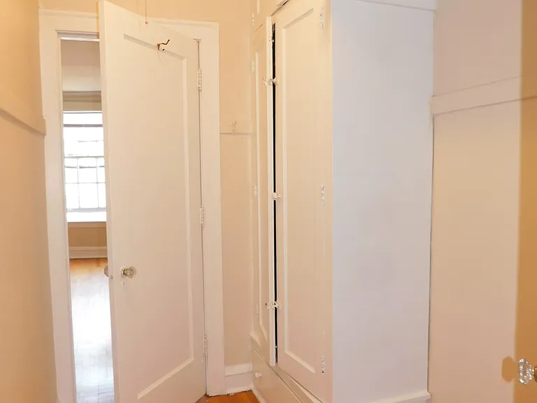 909 Elmwood Ave #12 — Photo 5
