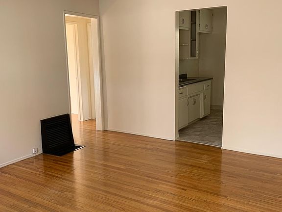 2nd image of 319 E Elmwood Ave APT A