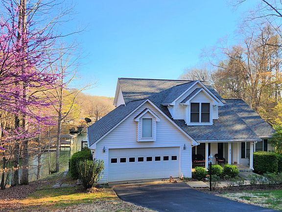 3rd image of 213 Driftwood Ct